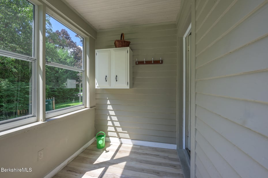 36 Tucker St Photo 22