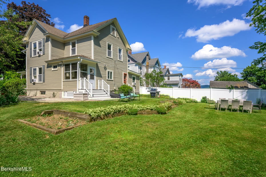 36 Tucker St Photo 9