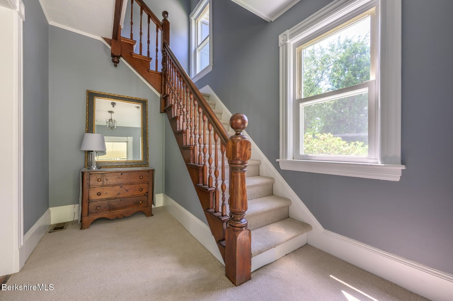 36 Tucker St Photo 12