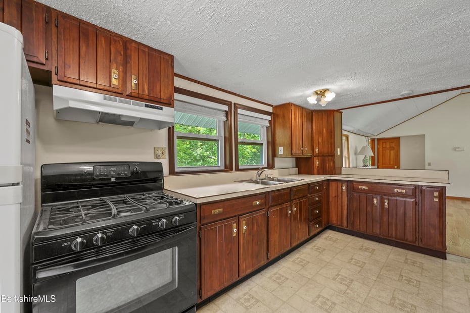 30 Jackson Rd Photo 9