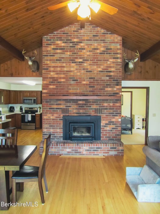 805 Savoy Rd Photo 10