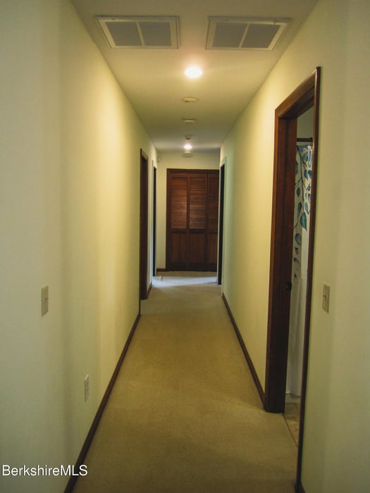 805 Savoy Rd Photo 17