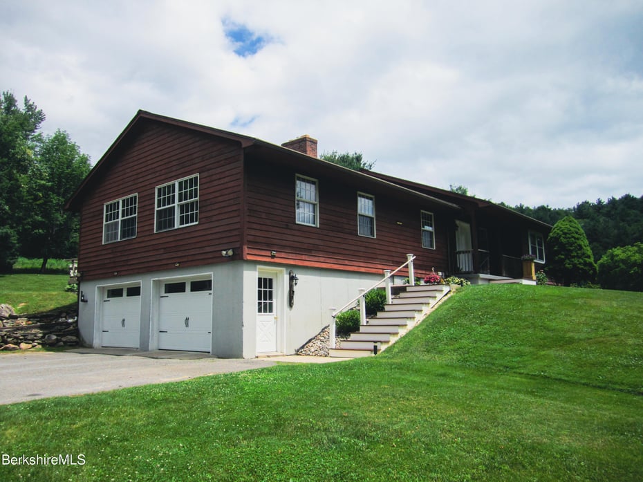 805 Savoy Rd Photo 2