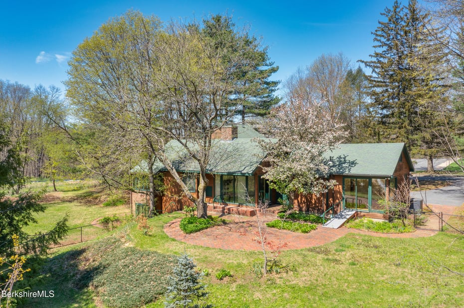 28 Brigham Ln Photo 4