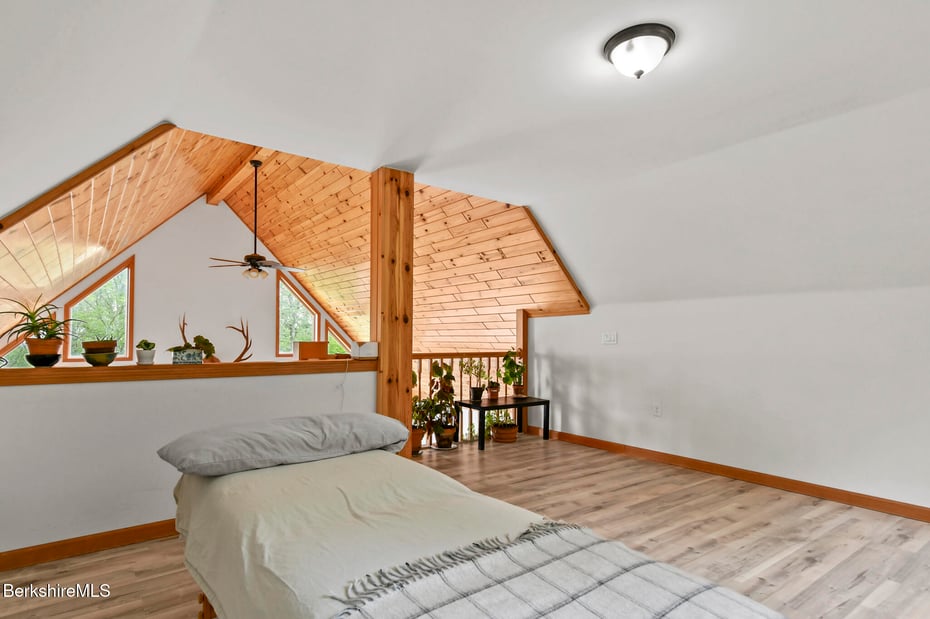 230 Curran Rd Photo 34