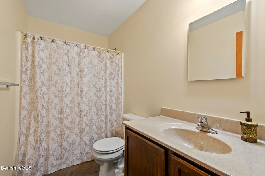 230 Curran Rd Photo 27