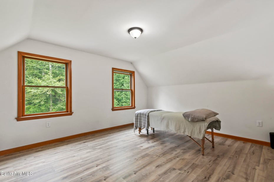 230 Curran Rd Photo 36