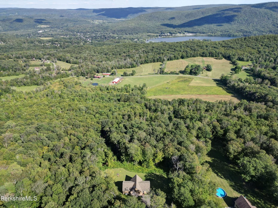 230 Curran Rd Photo 7