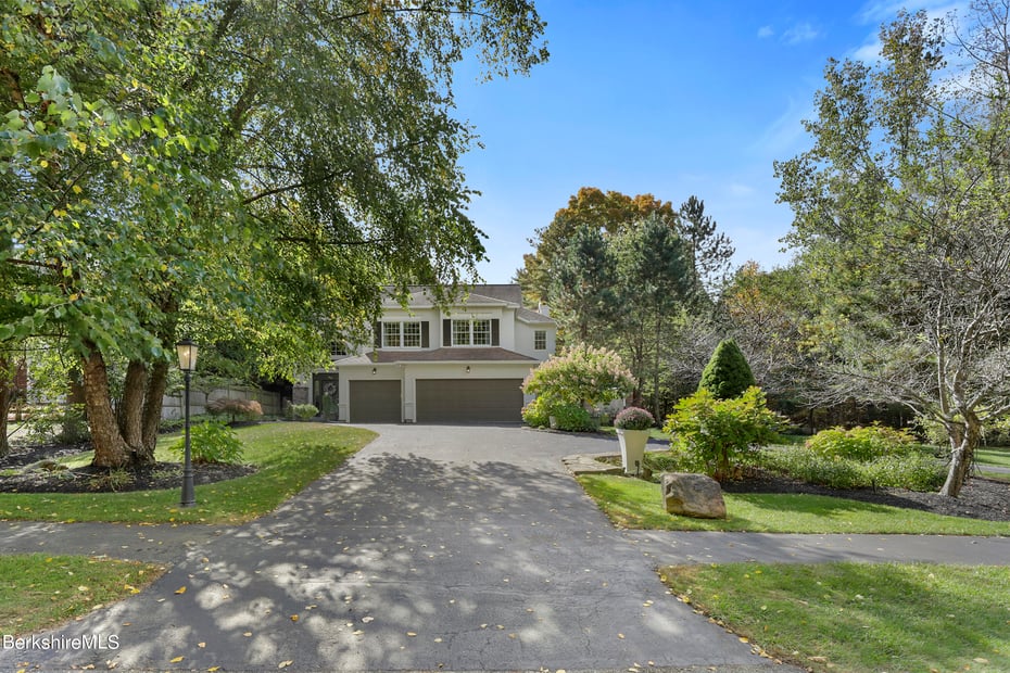 269 Mountain Dr Photo 1