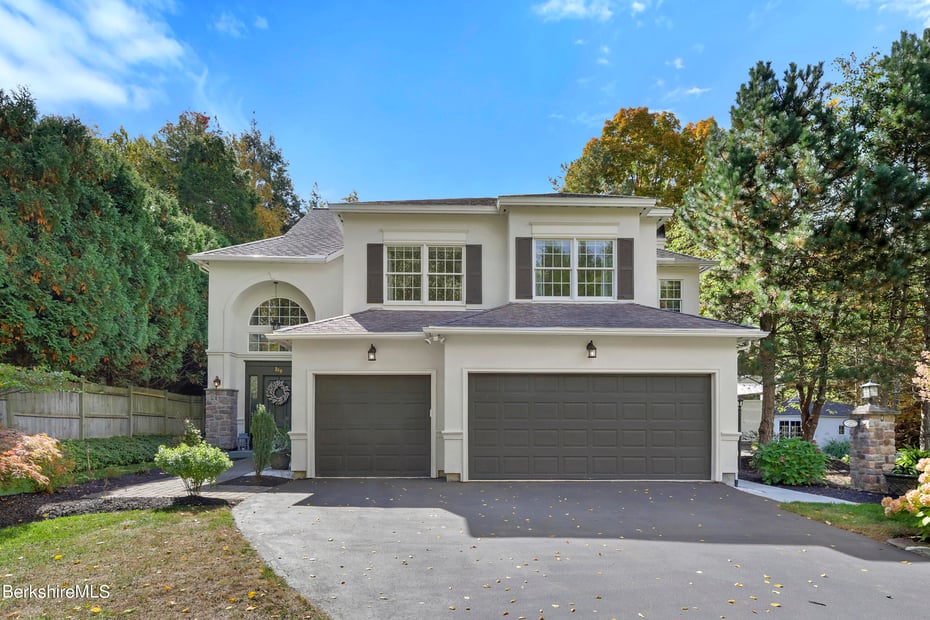 269 Mountain Dr Photo 2