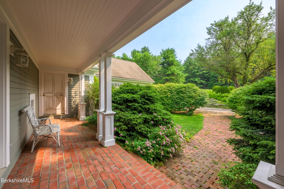 32 Crooked Hill Rd Photo 5