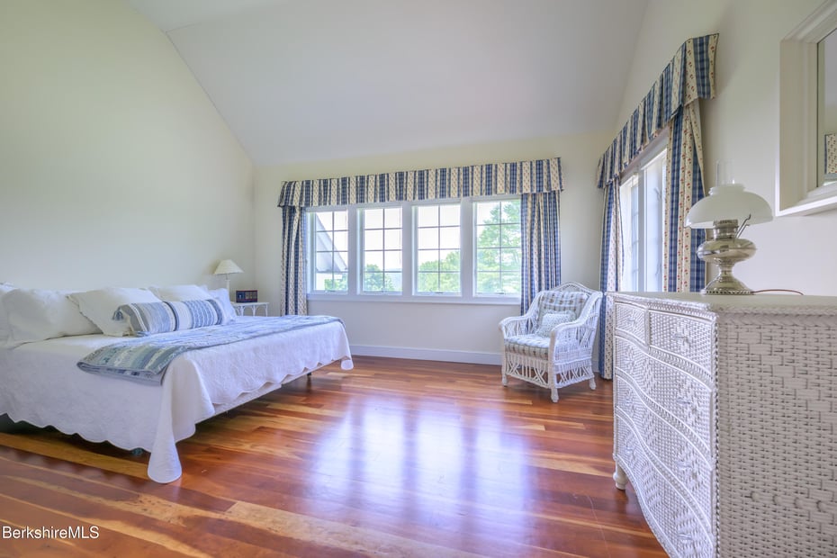 32 Crooked Hill Rd Photo 47