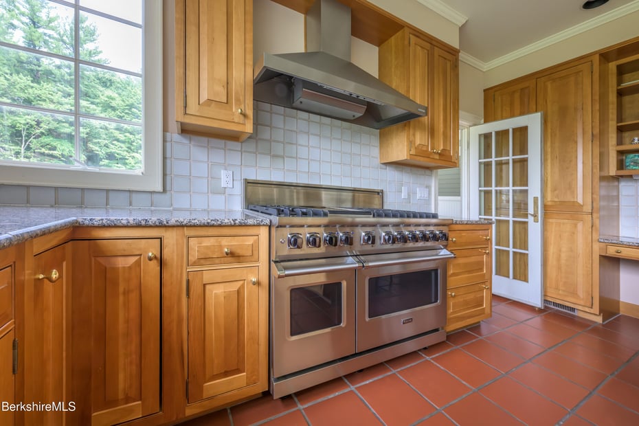 32 Crooked Hill Rd Photo 21