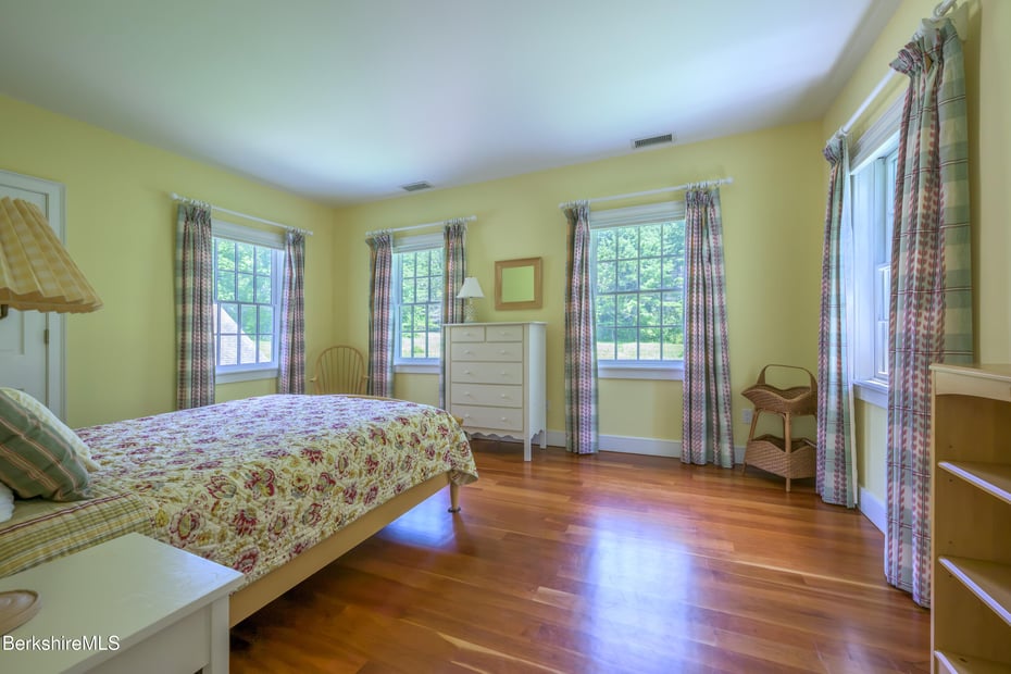 32 Crooked Hill Rd Photo 50