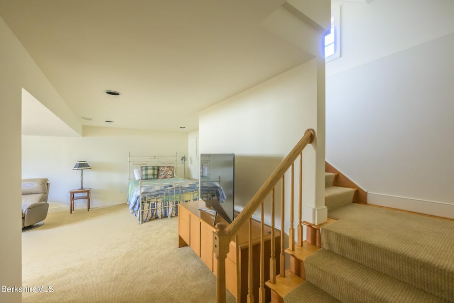 32 Crooked Hill Rd Photo 53