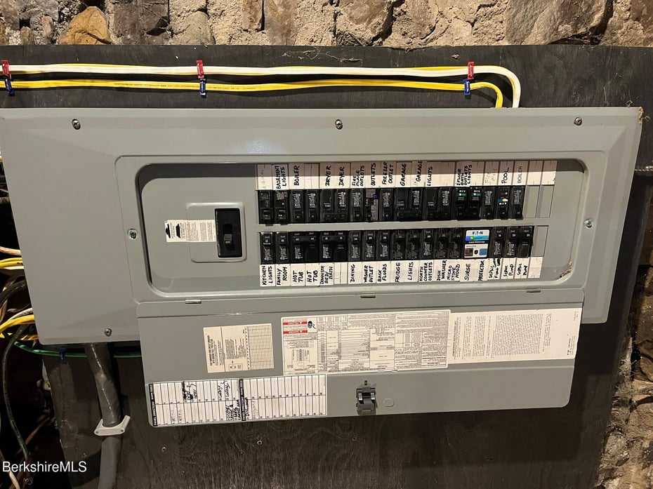 53 Depot St Photo 22