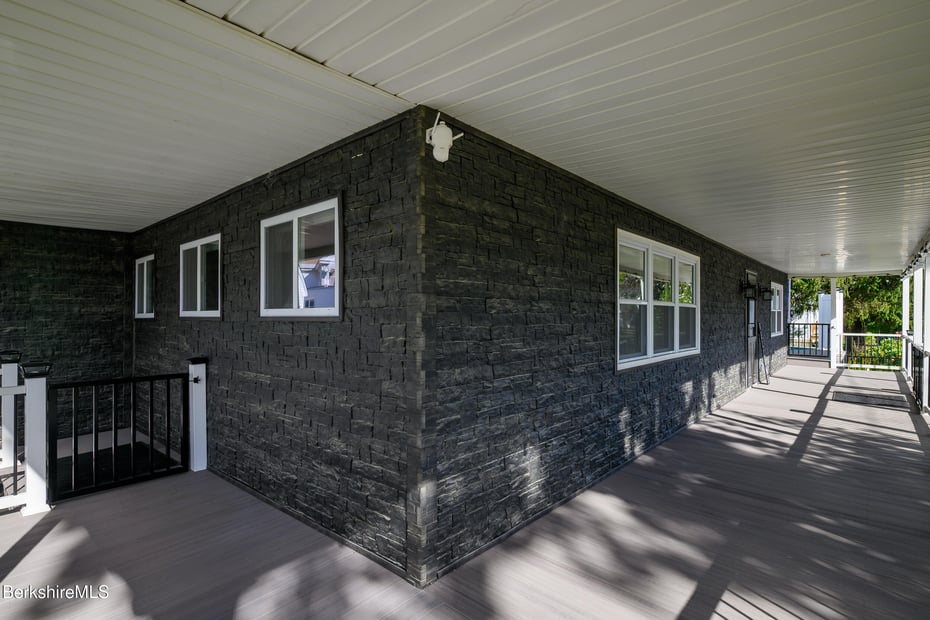 53 Depot St Photo 19