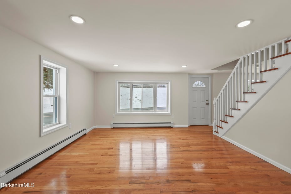 738 River Rd Photo 18