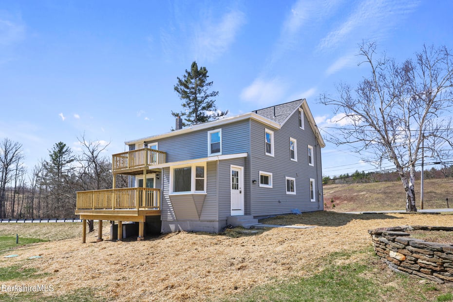 738 River Rd Photo 3