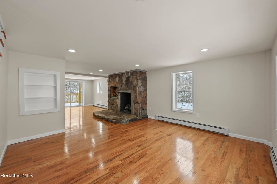 738 River Rd Photo 15