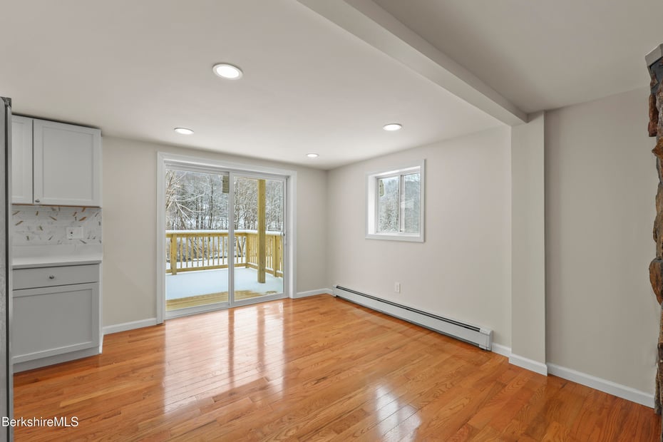 738 River Rd Photo 34