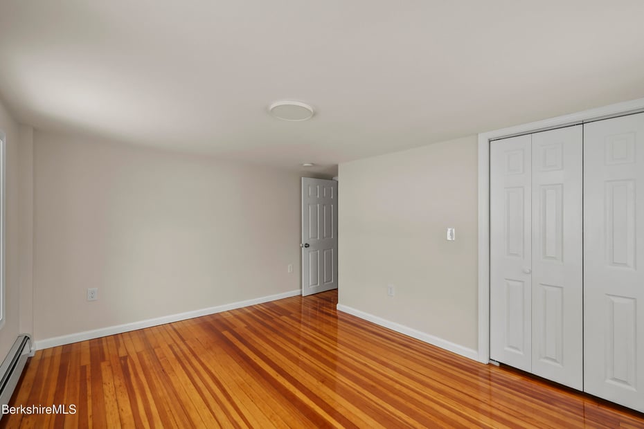 738 River Rd Photo 45