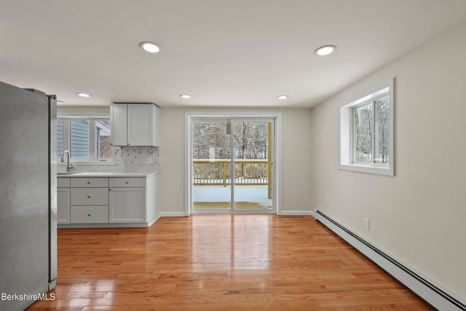 738 River Rd Photo 33