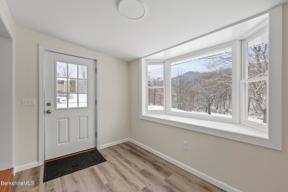 738 River Rd Photo 13