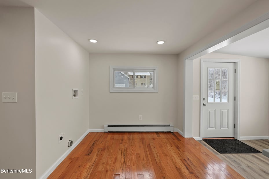 738 River Rd Photo 35