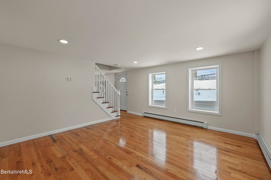 738 River Rd Photo 22