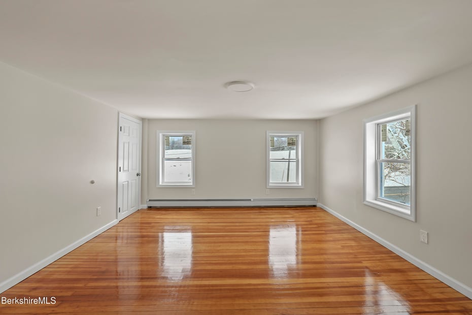 738 River Rd Photo 38