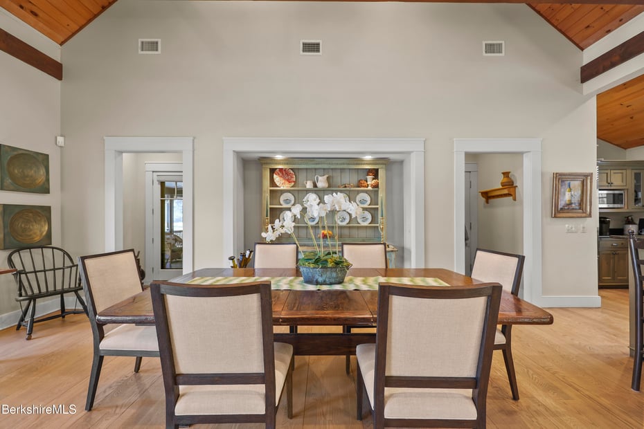 201 Stratford Rd Photo 18