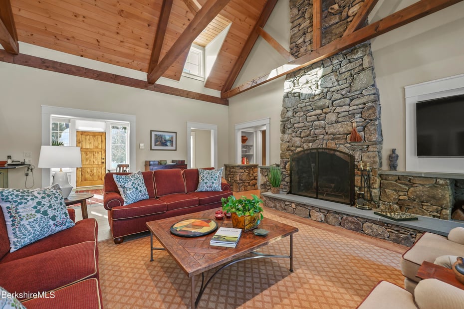 201 Stratford Rd Photo 15