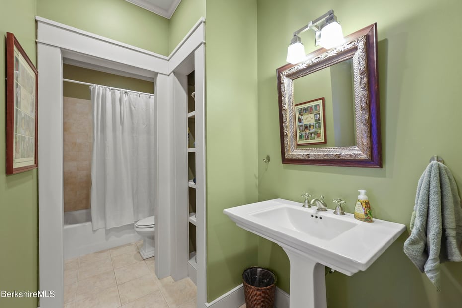 201 Stratford Rd Photo 52