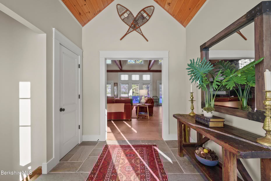 201 Stratford Rd Photo 9