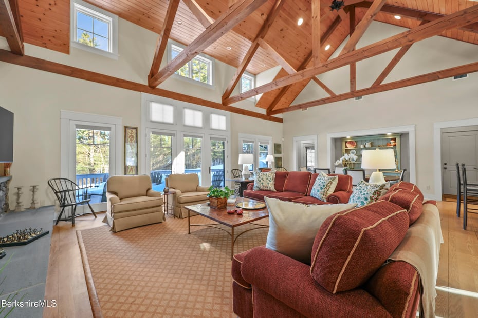 201 Stratford Rd Photo 12