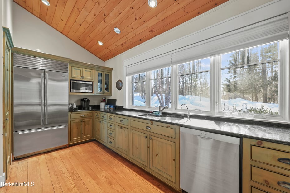 201 Stratford Rd Photo 29