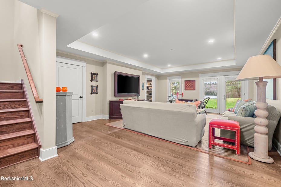 201 Stratford Rd Photo 19