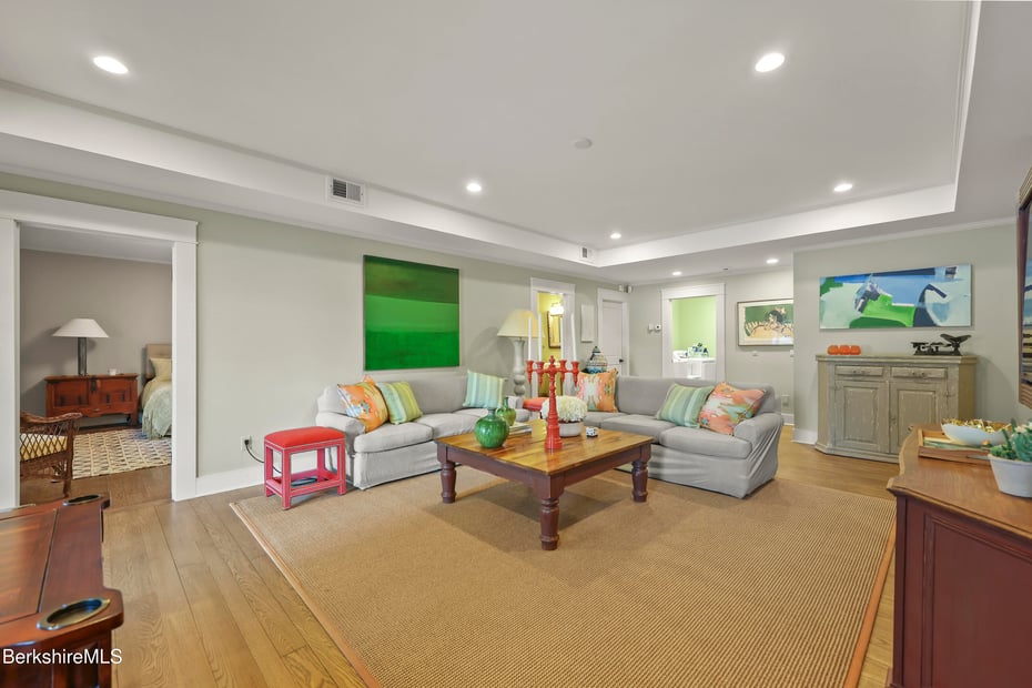 201 Stratford Rd Photo 47