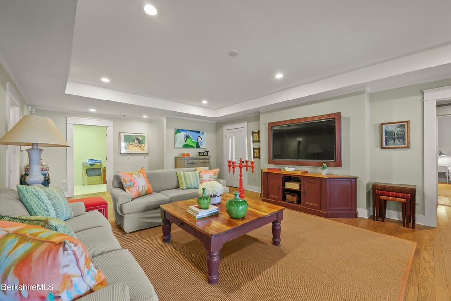 201 Stratford Rd Photo 46