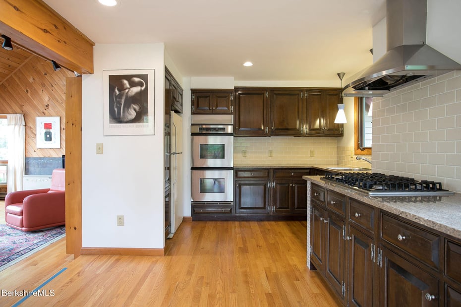 3 Stratford Ln Photo 14
