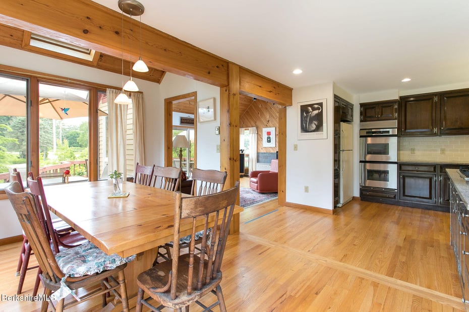 3 Stratford Ln Photo 16