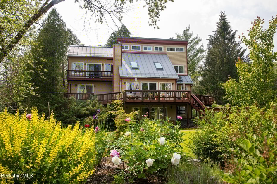 3 Stratford Ln Photo 7