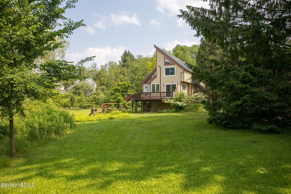 3 Stratford Ln Photo 36