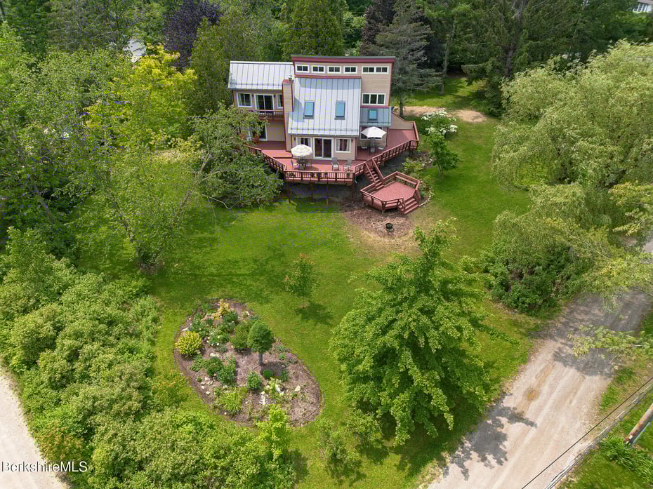 3 Stratford Ln Photo 37