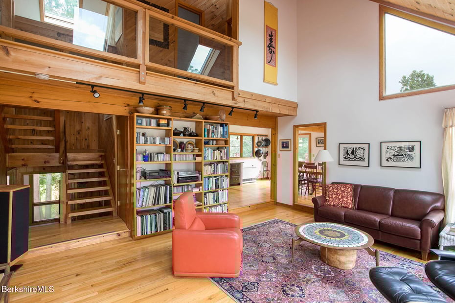 3 Stratford Ln Photo 11