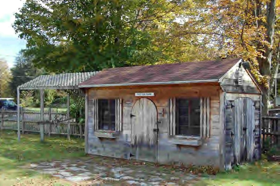 647 N Main St Photo 4