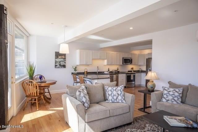 10 Deerfield Ave  #5 Photo 9