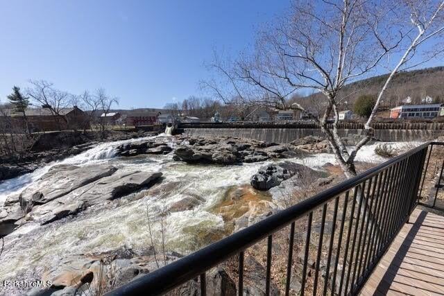 10 Deerfield Ave  #5 Photo 21