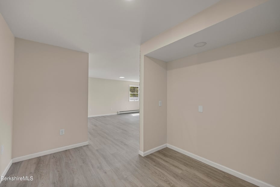 149 Wilshire Dr Photo 29